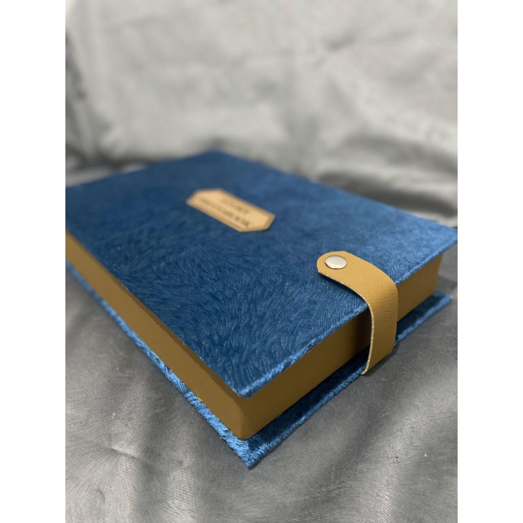 album magazine  box foto kain Suede