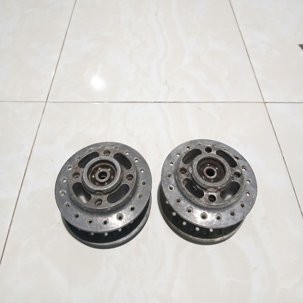 Tromol depan SUZUKI GT100 GT125 GT185 Original Copotan