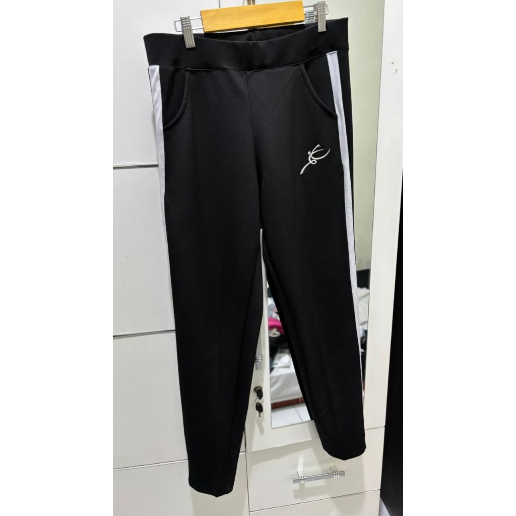 celana olahraga preloved