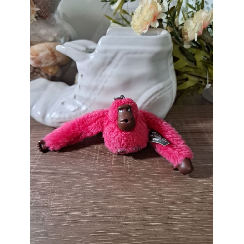 Gantungan tas monyet kipling merah original emmy