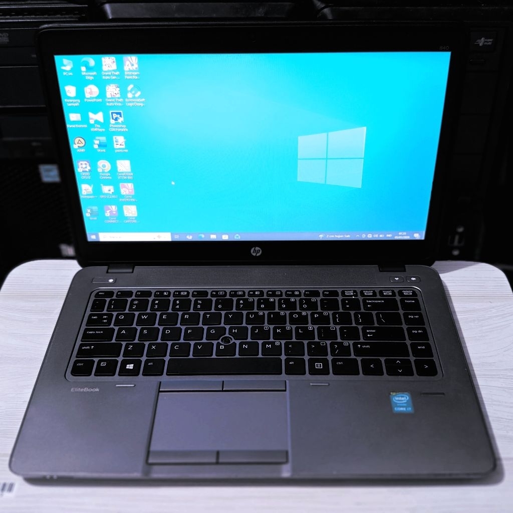 Laptop HP Elitebook 820 G2 Processor i7-5500U RAM 8GB DDr3 SSD 256GB Double VGA
