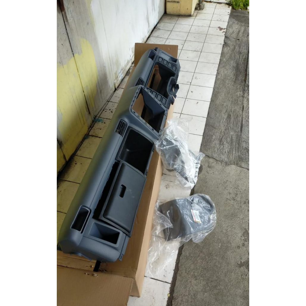 Dasbor Canter Atas Hitam komplit