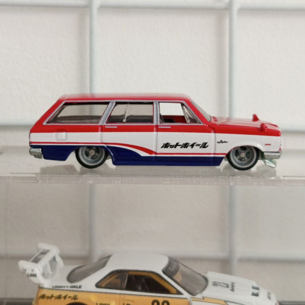 Hotwheels Premium 69 Nissan Skyline Van (Loose)