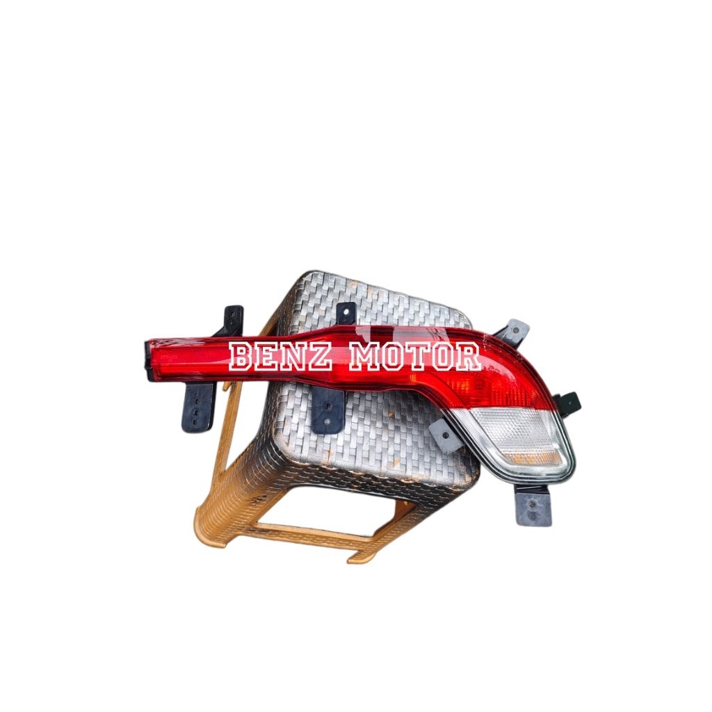 Reflektor Bemper Belakang Wuling Almaz