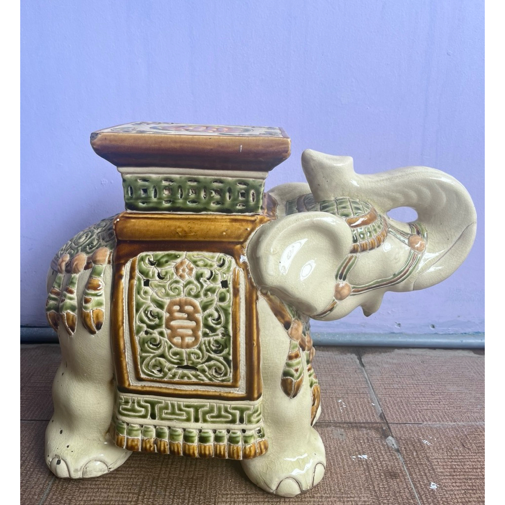 Keramik Gajah Thailand Antik