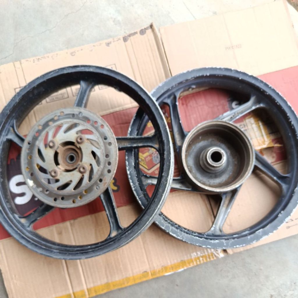 velg pelek seken original copotan motor vario old