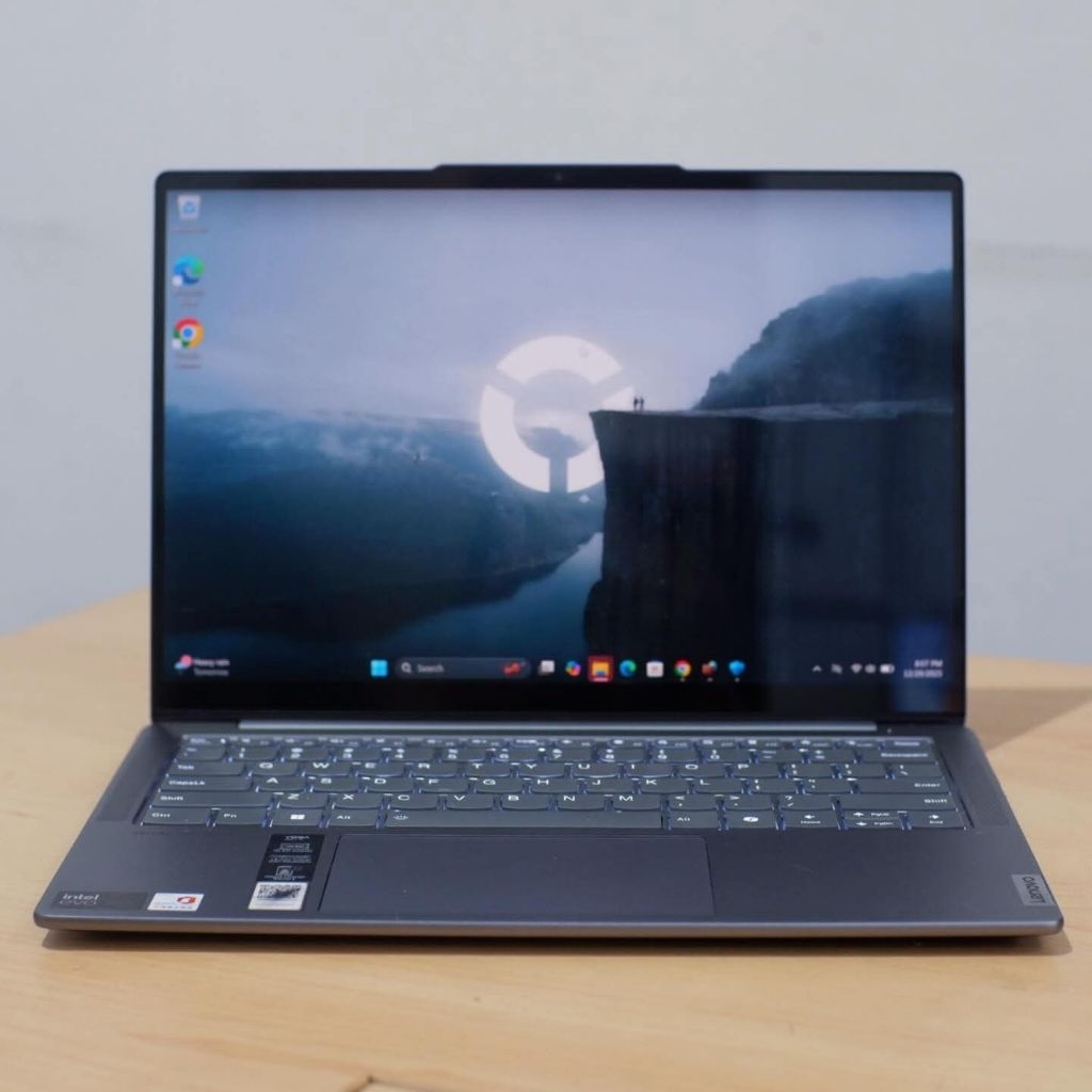 Lenovo Yoga Slim 7i 14IMH9 OLED Intel Core Ultra 7 155H