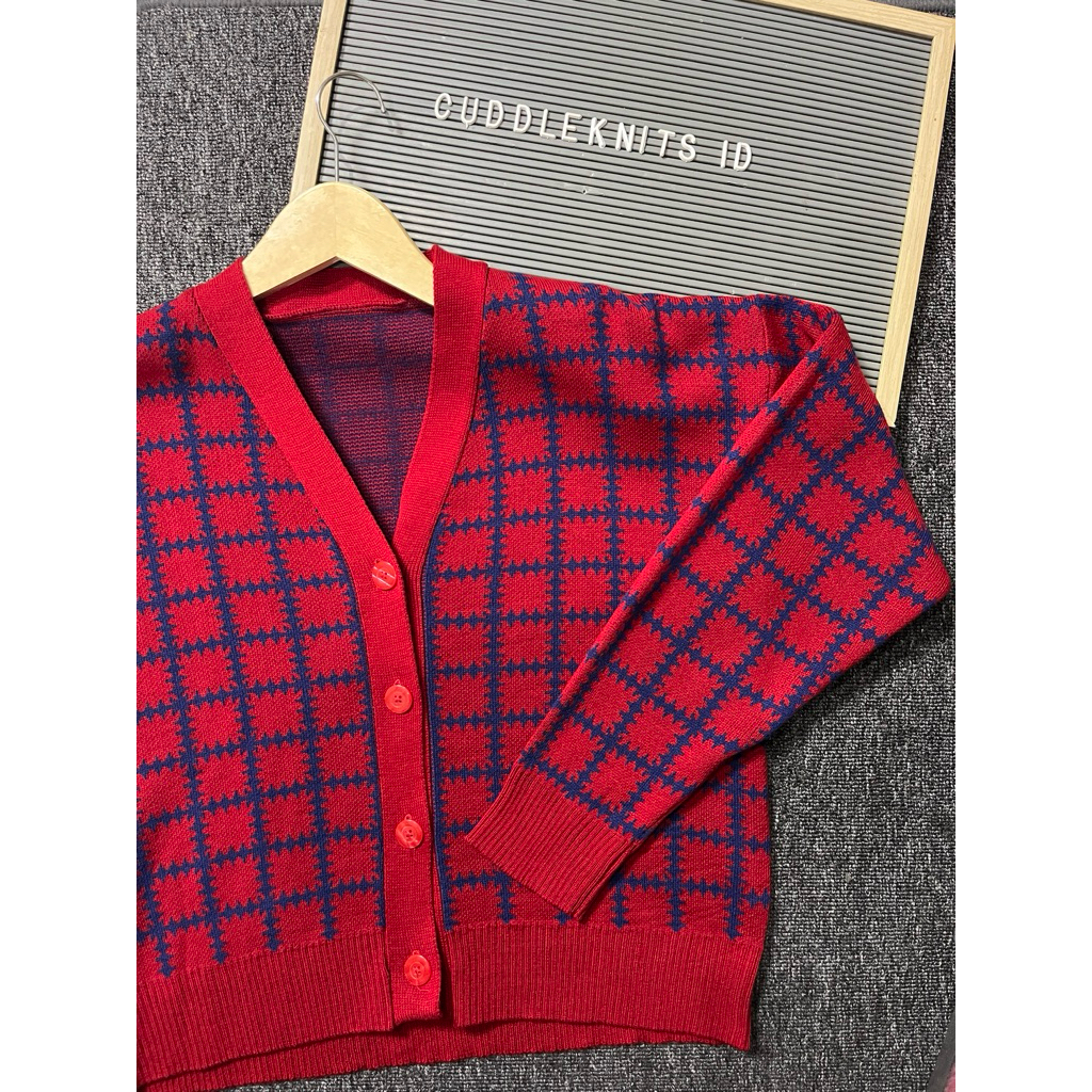 Cardigan Knit/Rajut Wanita dengan Pola kotak Lengan Panjang untuk Tampilan Stylish dan Nyaman Atasan