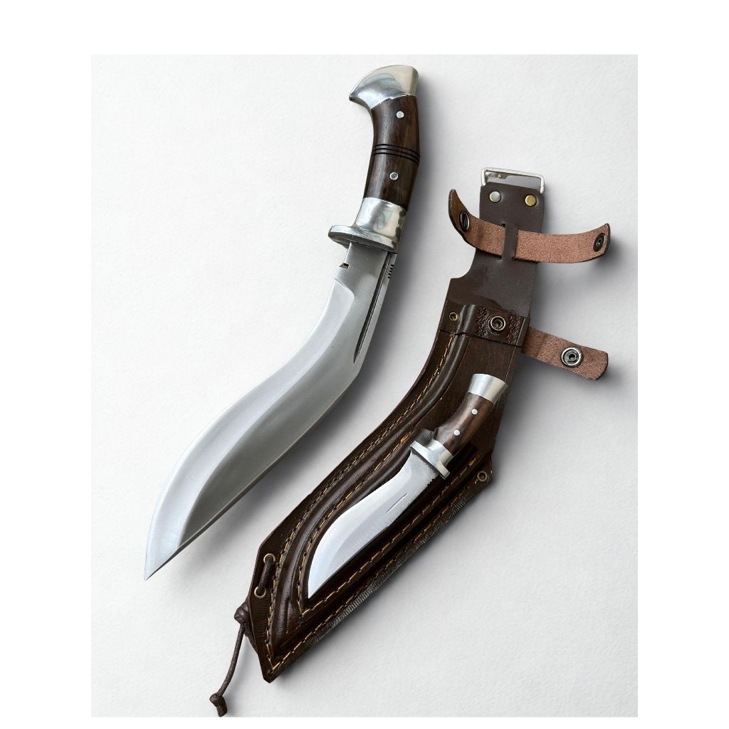 pisau kukri beranak baja per SUP9 sarung kulit.