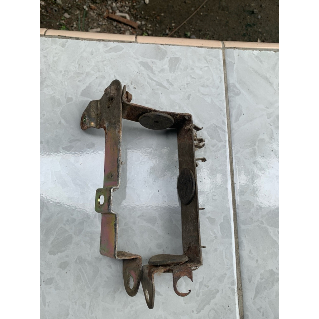 Breket Dudukan Pangkon Aki Honda Megapro Primus ORI COPOTAN BEKAS