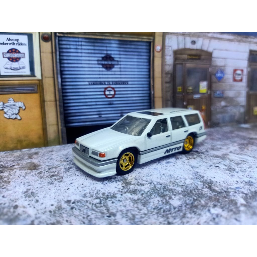Custom - Hot Wheels Volvo 850 Estate