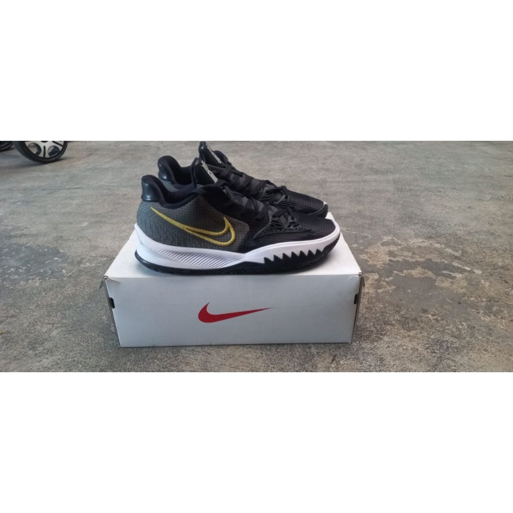 NIKE KYRIE 4 EP