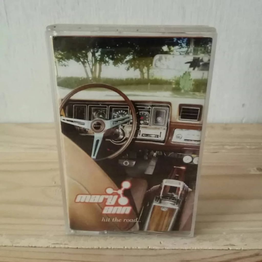 Kaset MARY ANN - hit the road..