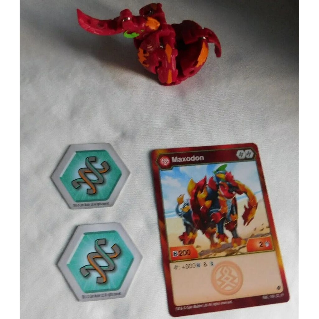 Bakugan Maxodon Pyrus + 2 bakucore spin master