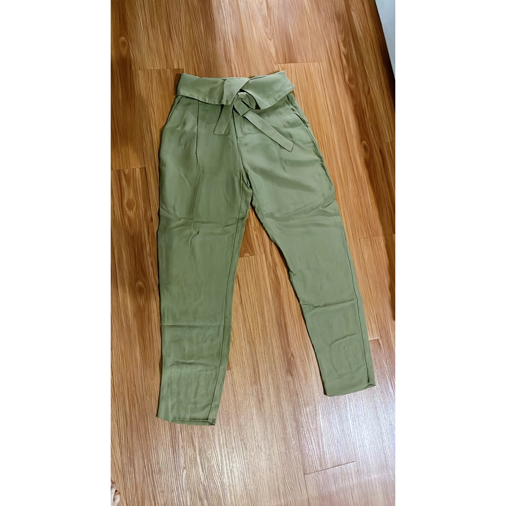 (PRELOVED/ LIKE NEW) Mango paper bag Soft trousers / Xs / bahan nya cotton crepes gitu dan dingin