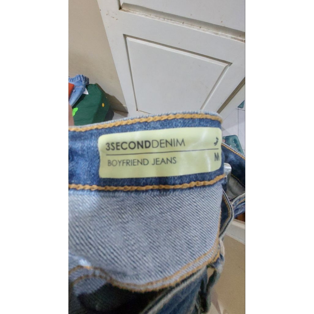 3SECOND DENIM - Boyfriend Jeans (Light Blue Wash)