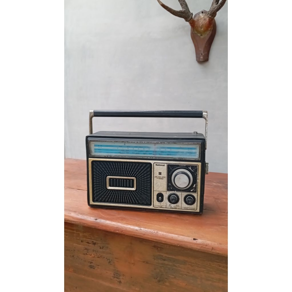 Radio vintage jadul National