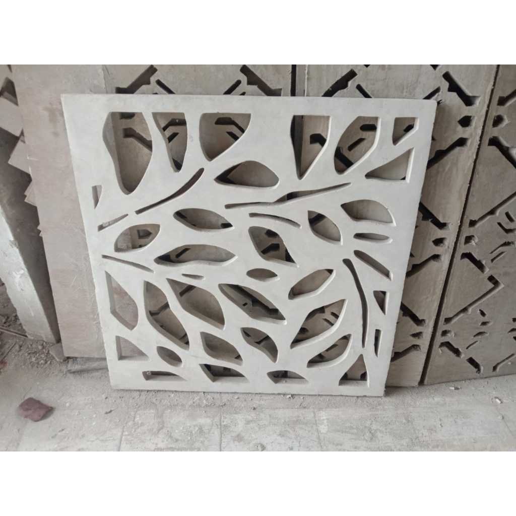 ORNAMEN GRC KRAWANGAN MOTIF BATIK DURI KOSAMBI JAKARTA BARAT UNIK DAN LANGKA