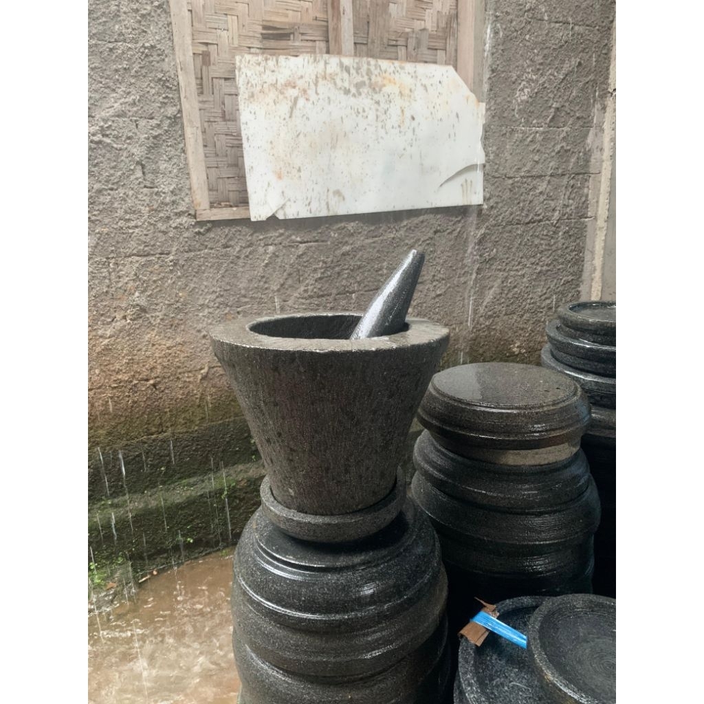 Lumpang batu asli jumbo free tumbukan