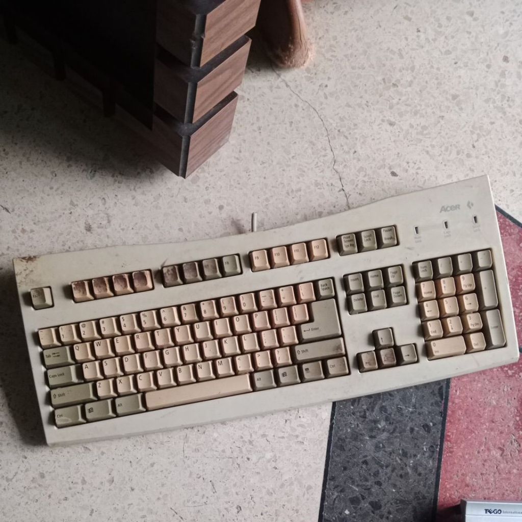 keyboard Komputer Pc jadul original vintage display off untested pajangan Diy