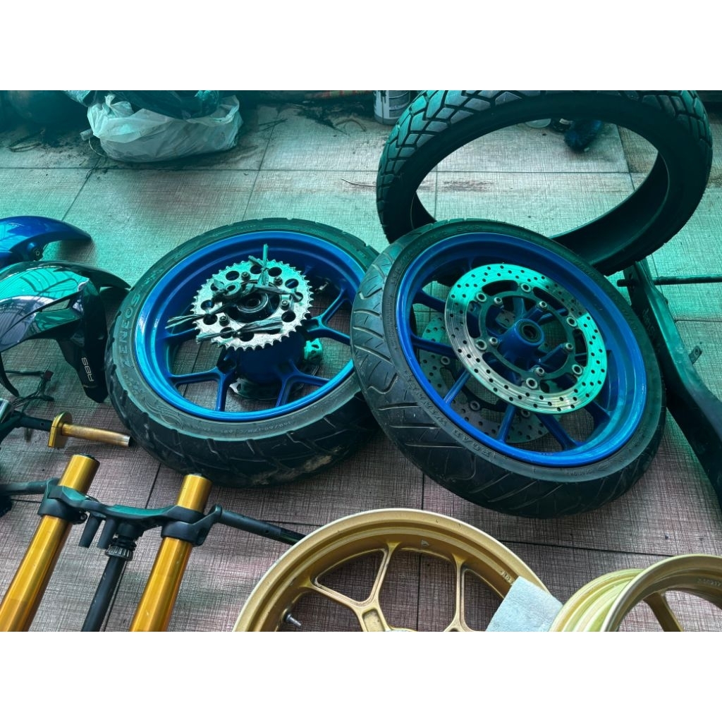 velg ban cakram v rossi tapak lebar double disk warna biru gold ukuran 3,5in 5,5in USD pnp ninja 250