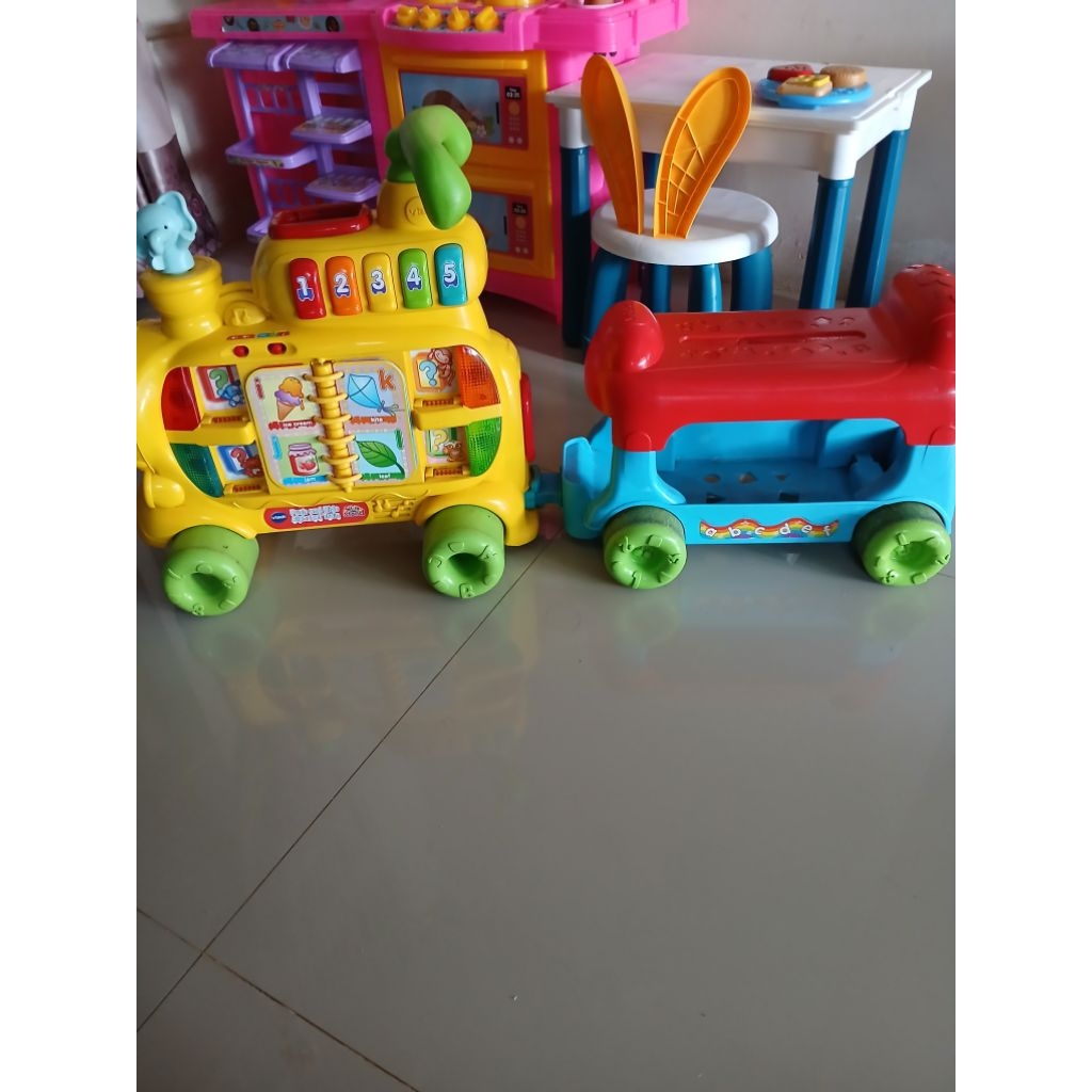 Vtech Alpabhet Train (Video bisa dikirimkan)