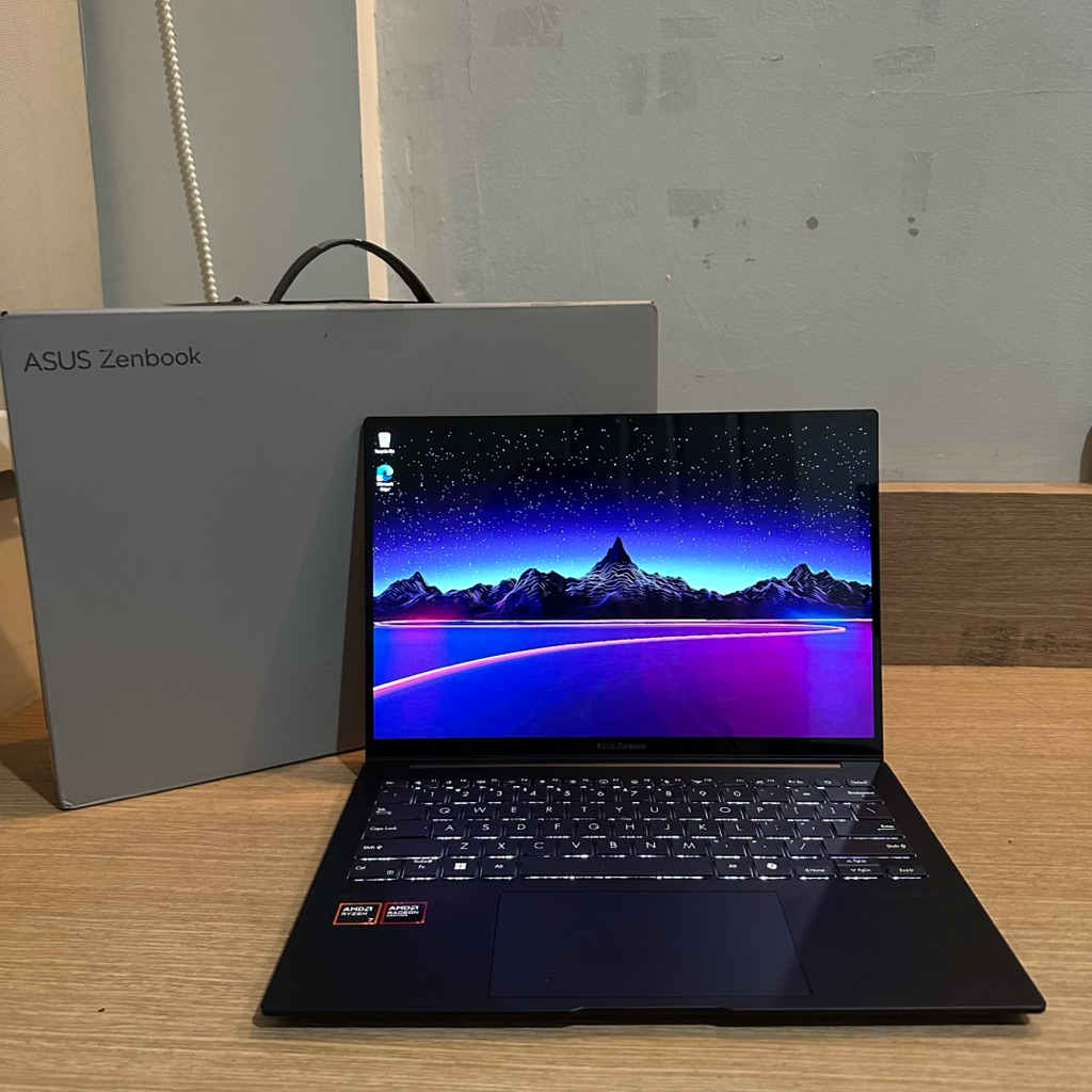 Laptop Ultrabook Premium ASUS Zenbook 14 OLED UM3406H 16/1TB Ryzen 7 8840HS Touchscreen