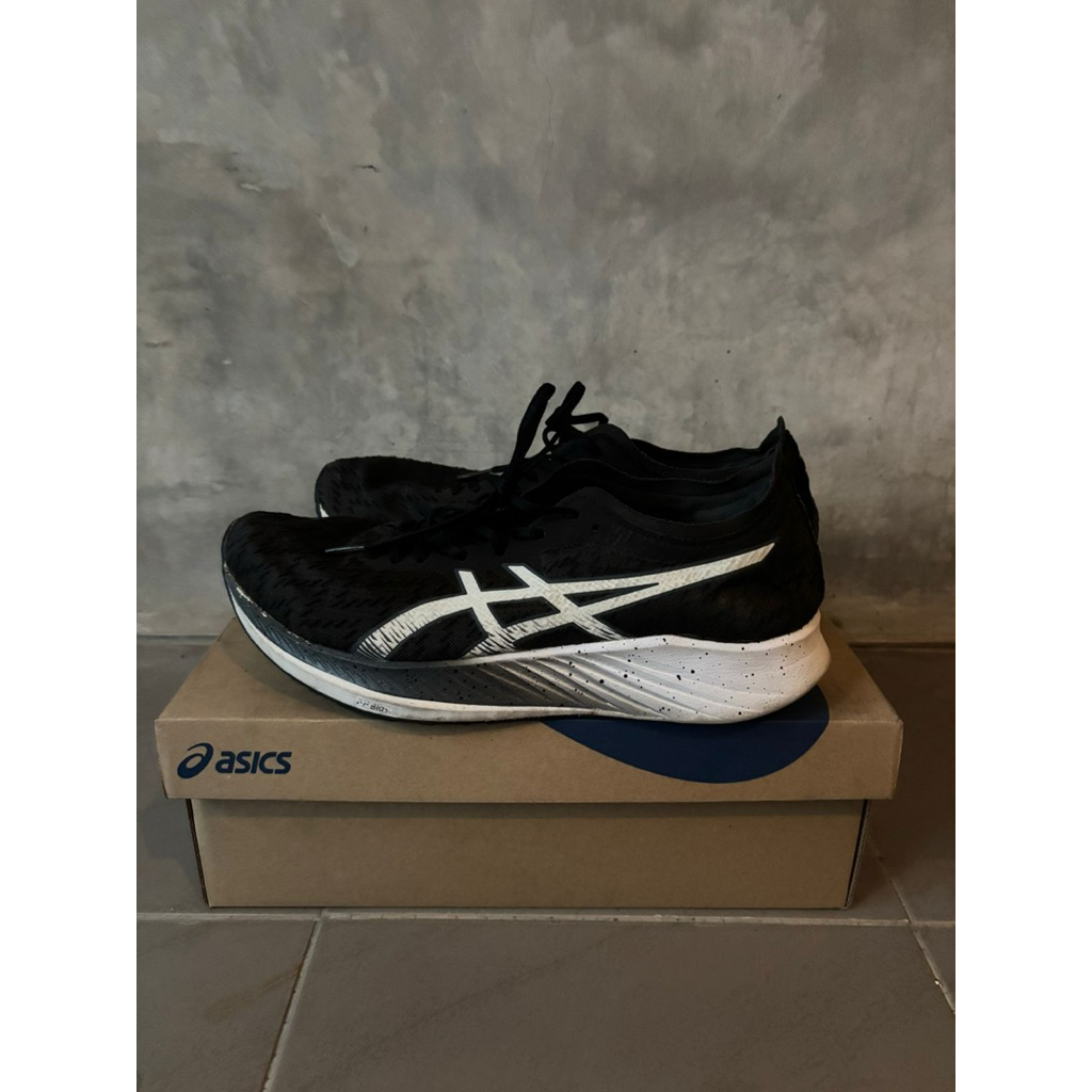 Asics Magic Speed