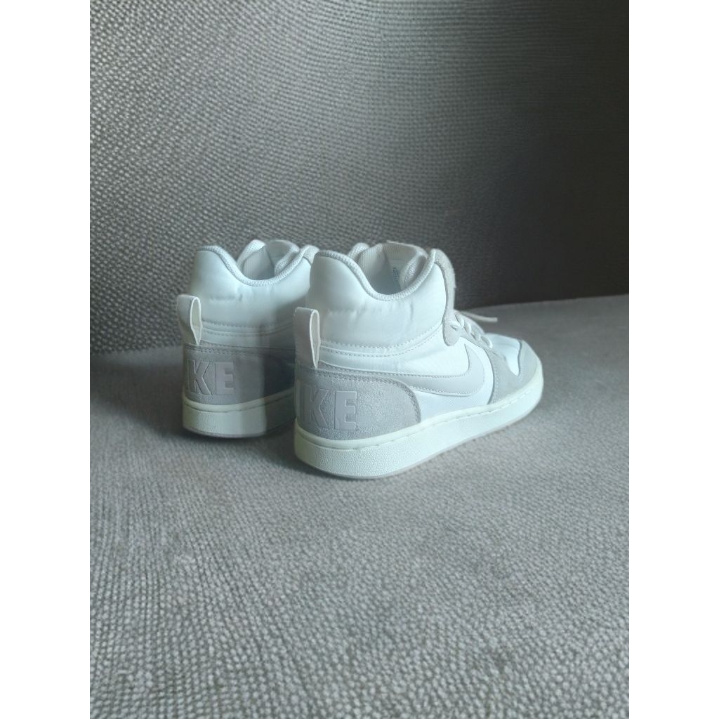 Nike Court Borough Mid