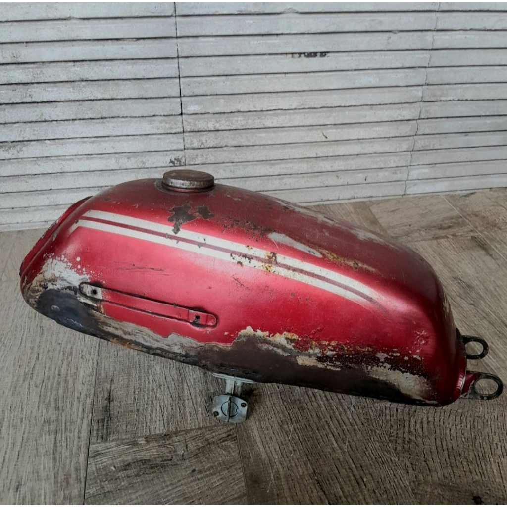 Tangki suzuki a100 tahun tua ( original - Bekas copotan minusan )