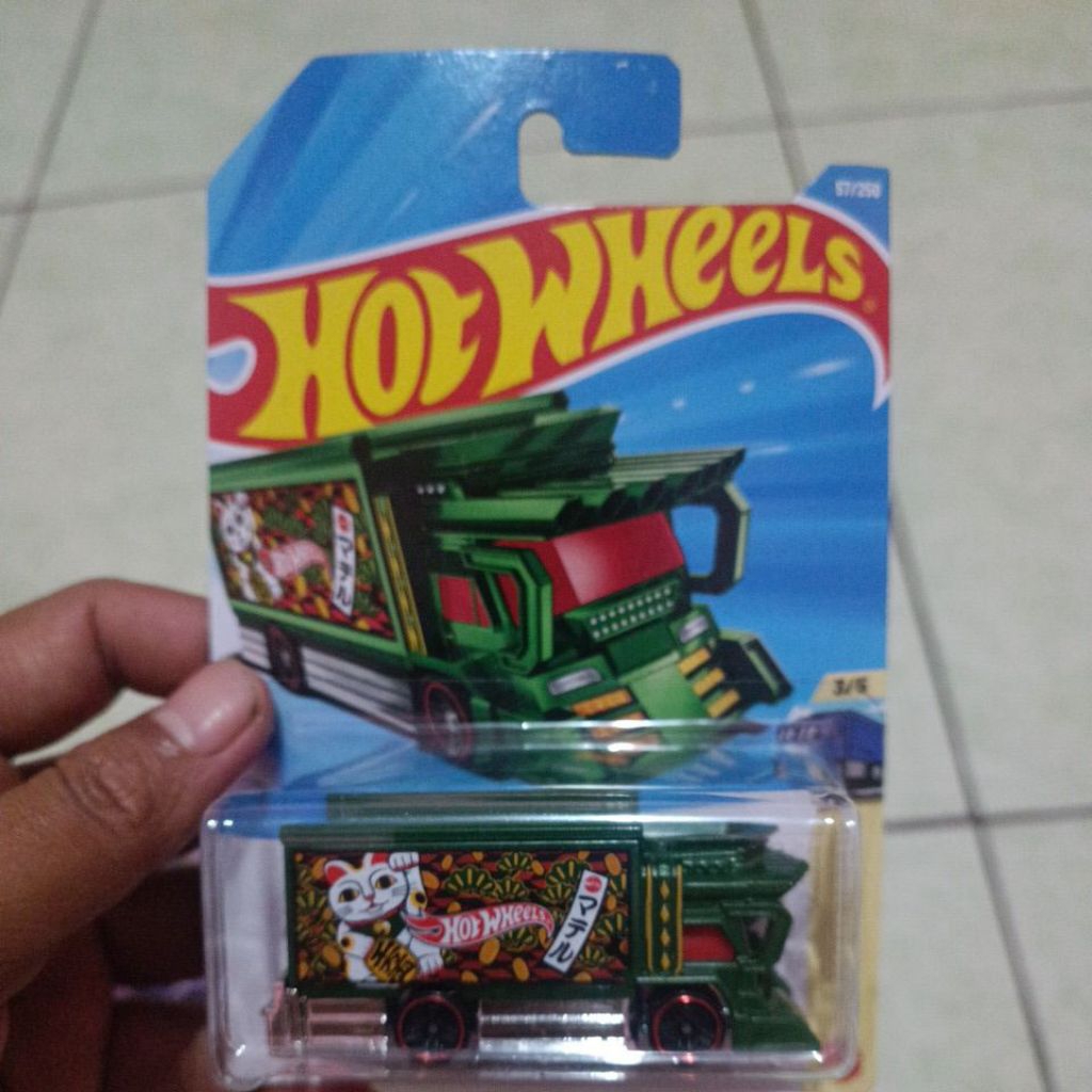 Hot wheels raijin express