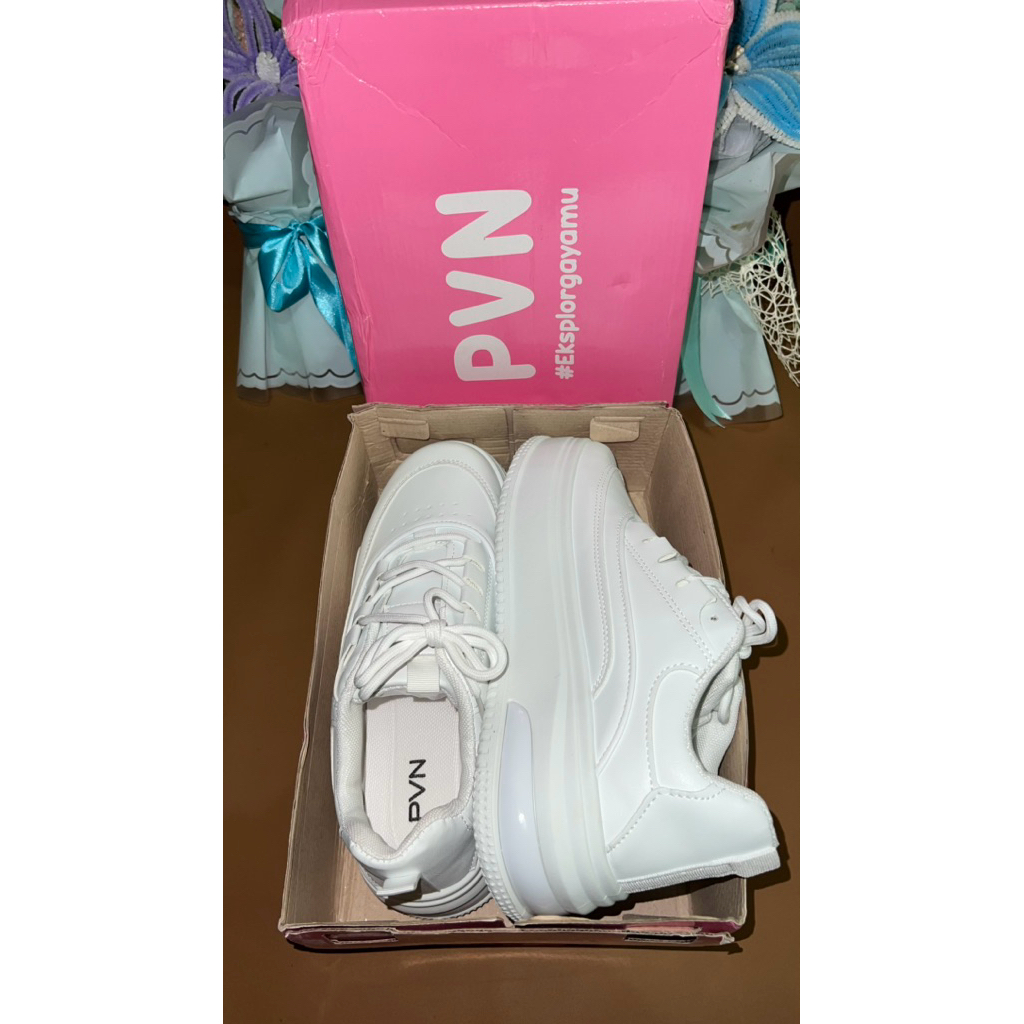 pl sepatu pvn bekas konten