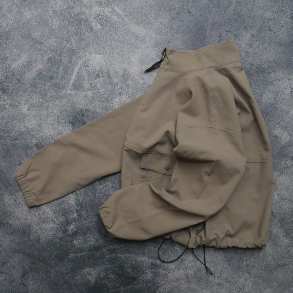 Global Uniqlo GU Active Jacket Boxy Fit Croptop