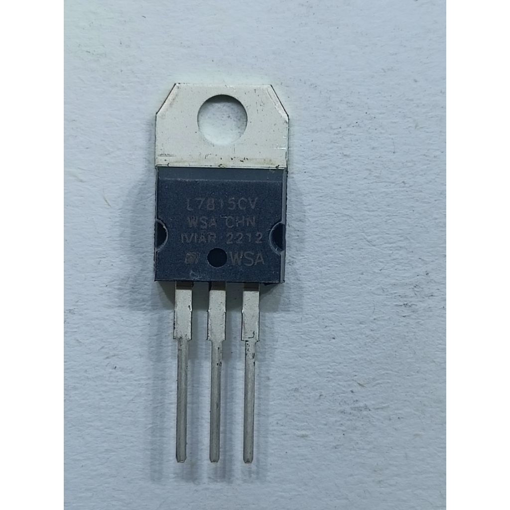 ic regulator 7815