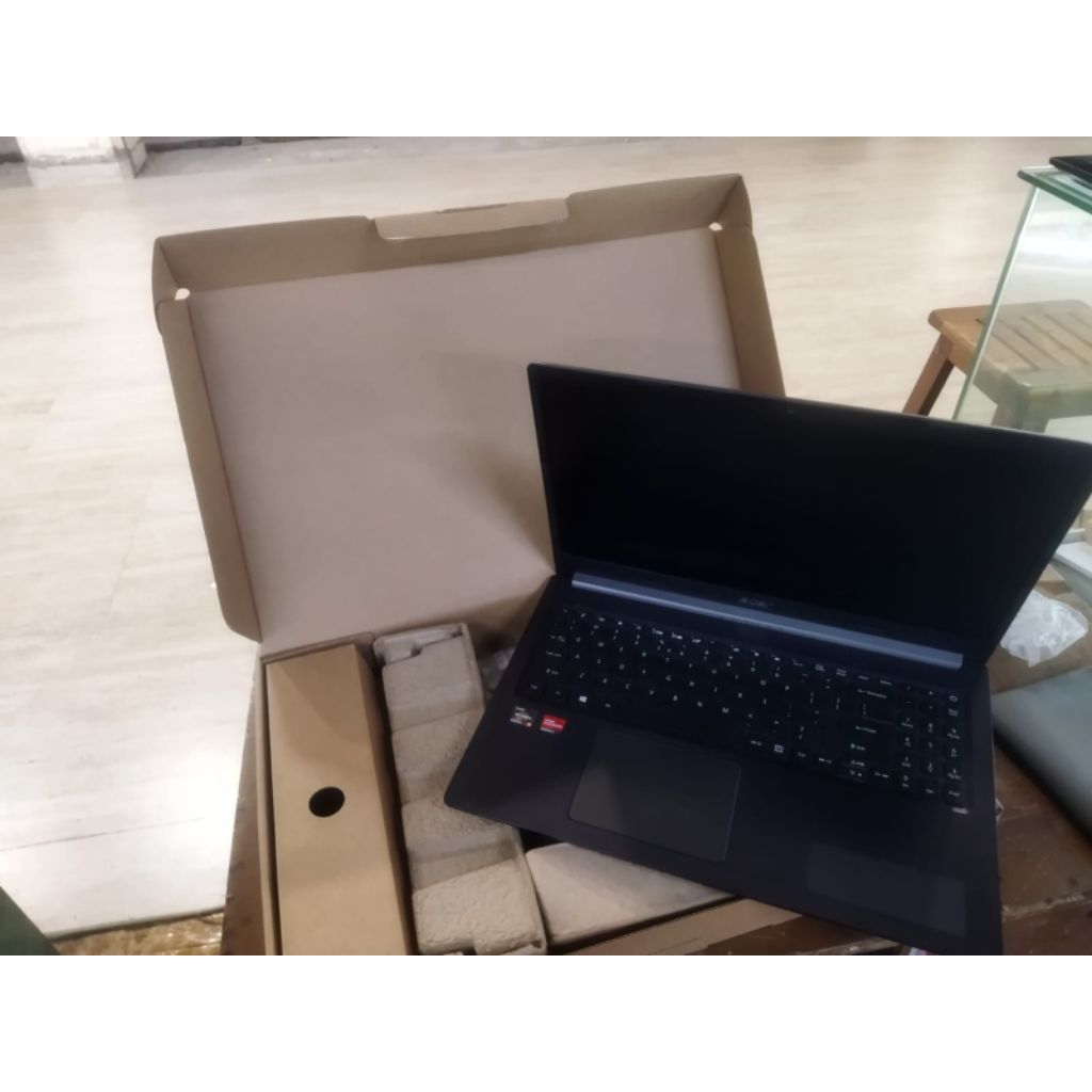 Acer Aspire 5AMD Ryzen 3 -5300URam 8gbSSD 512gb NvmeRadeon Graphic 15.6inc