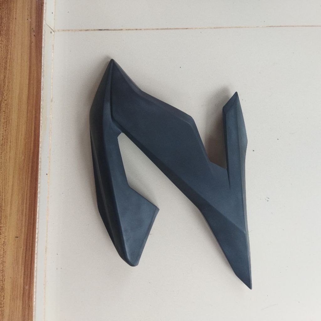 fairing sayap samping kanan Honda cb 150R led K15M V3 original COPOTAN Hitam doff