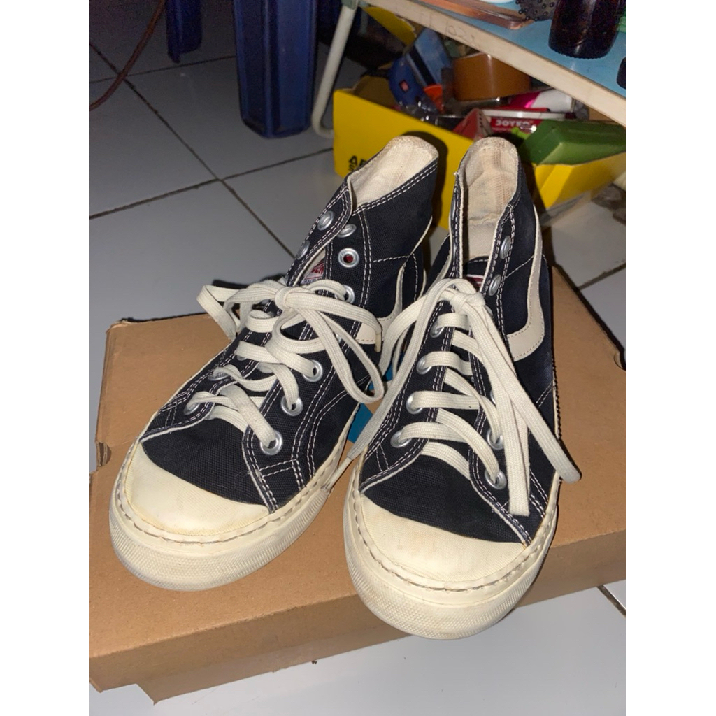preloved sepatu ventela high