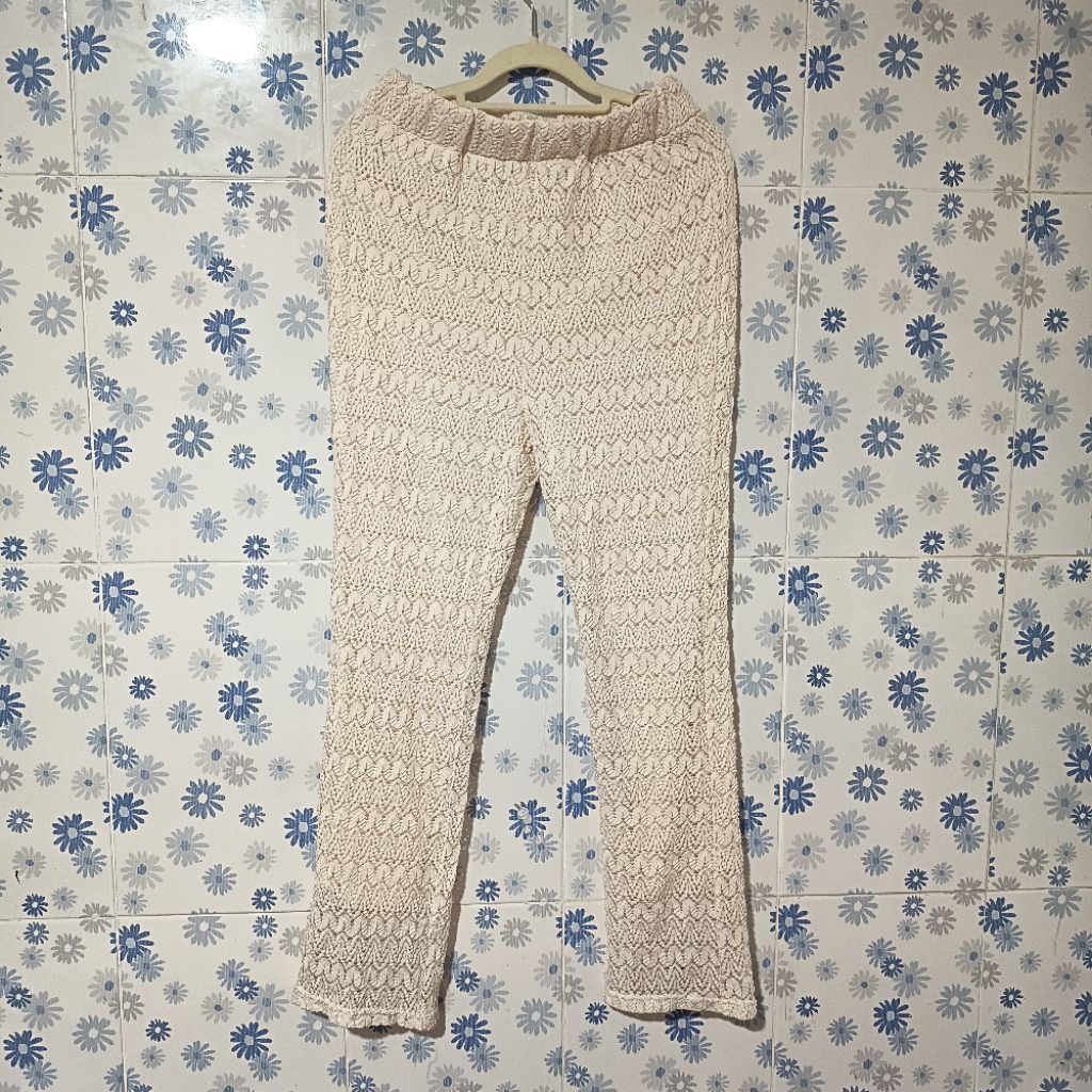 (Harga 63rb) Earth Music Ecology Celana Kulot Bottom Rajut Mewah BW Wanita Pantai Nop Uniqlo Zara