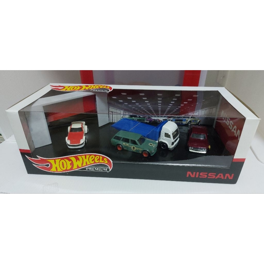 Hot Wheels Premium NISSAN DIORAMA Set