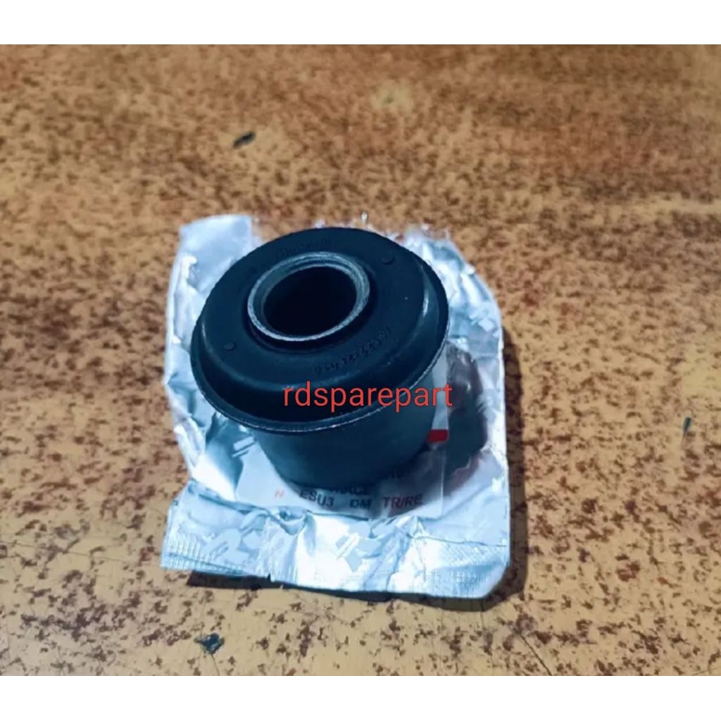 BUSHING ARM BOS SAYAP ATAS KECIL HIACE COMUTER RC