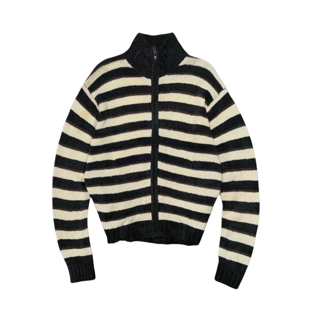 Villand Pattern Knitted