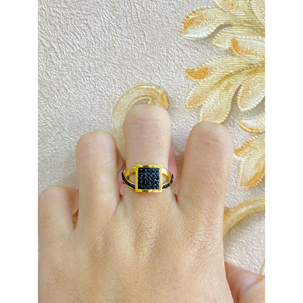 cincin permata hitam