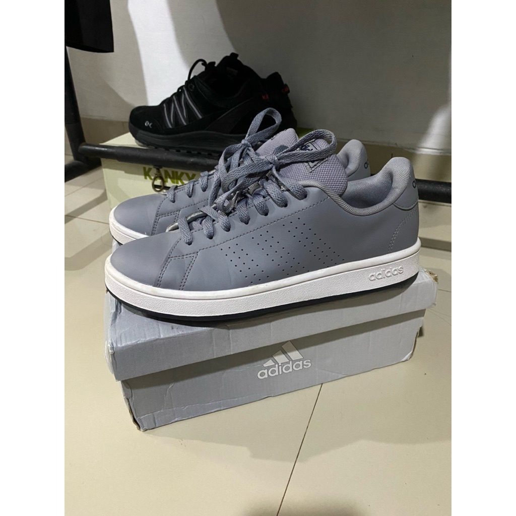 Preloved sepatu adidas tennis