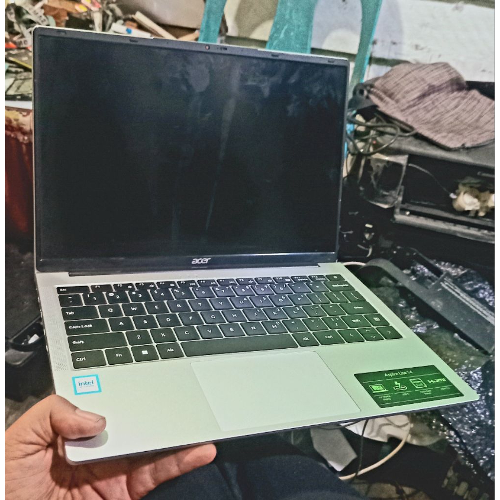 Laptop Acer aspire lite 14 mati total
