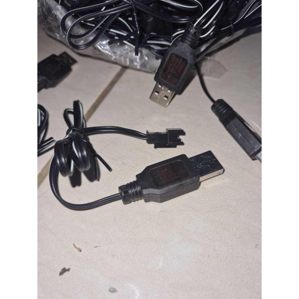Kabel Cas Batre mobil RC 3,7v USB soket hitam 2 pin
