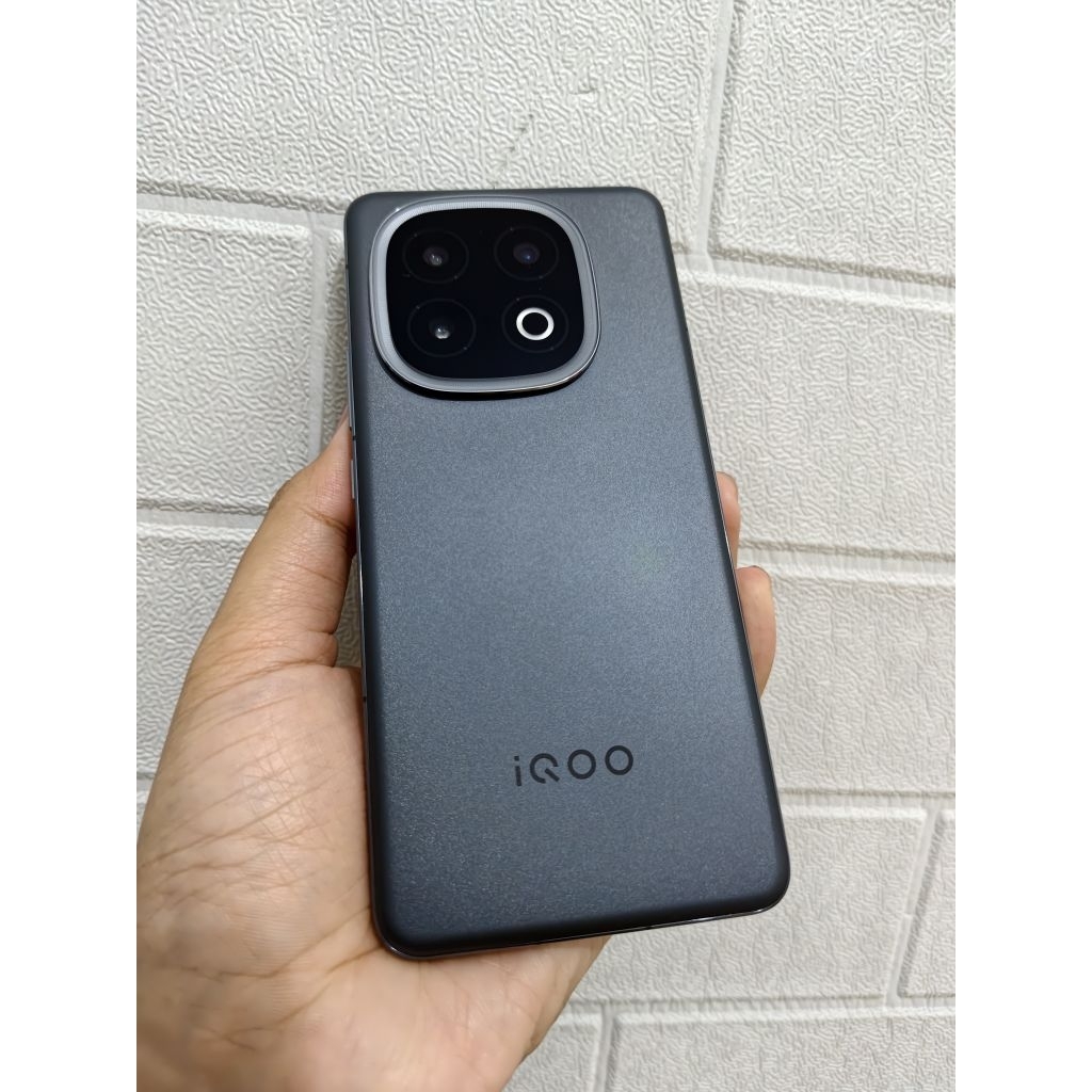 IQOO 13 16/512GB Alpha Second Garansi Resmi
