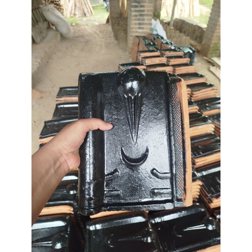 Genteng Pres Kodok Cat Pernis Hitam