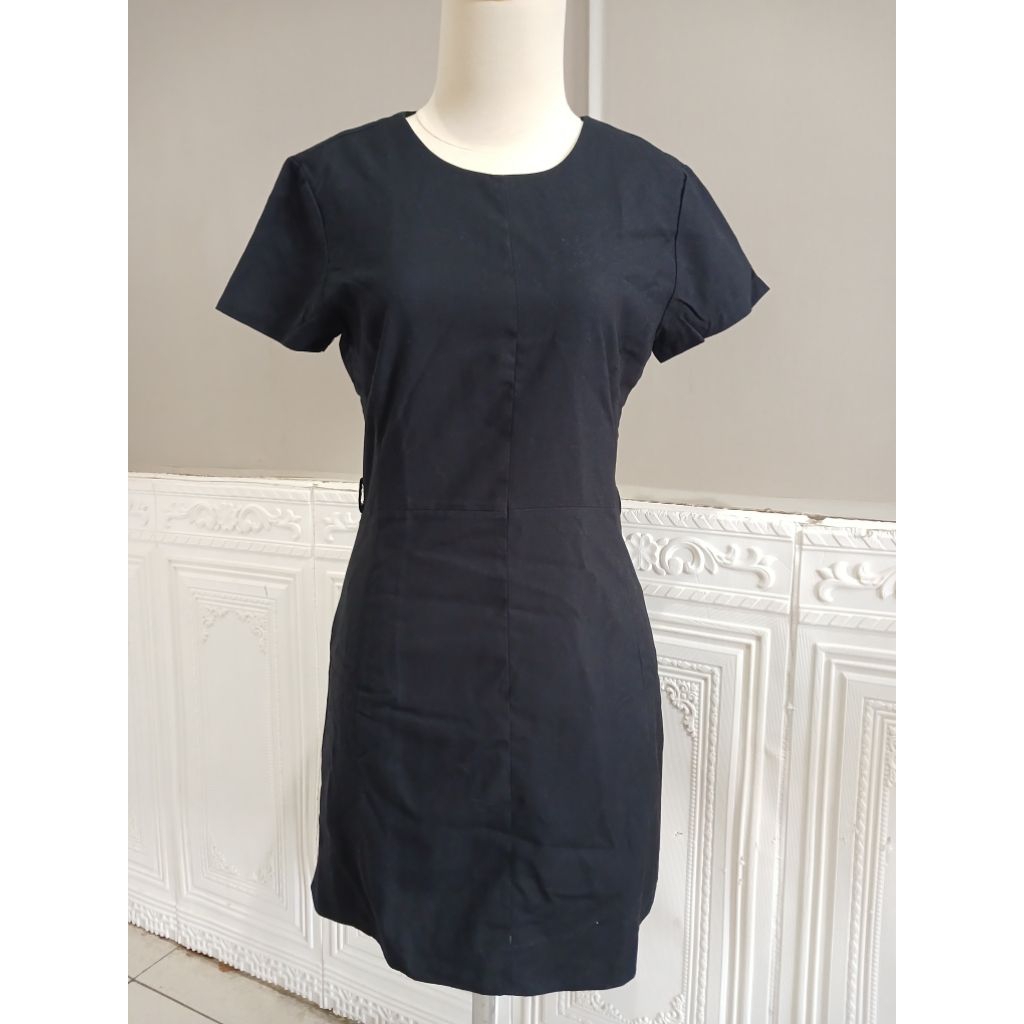 Preloved Dress Wanita Hitam Lengan Pendek – Simple Elegant Basic Dress