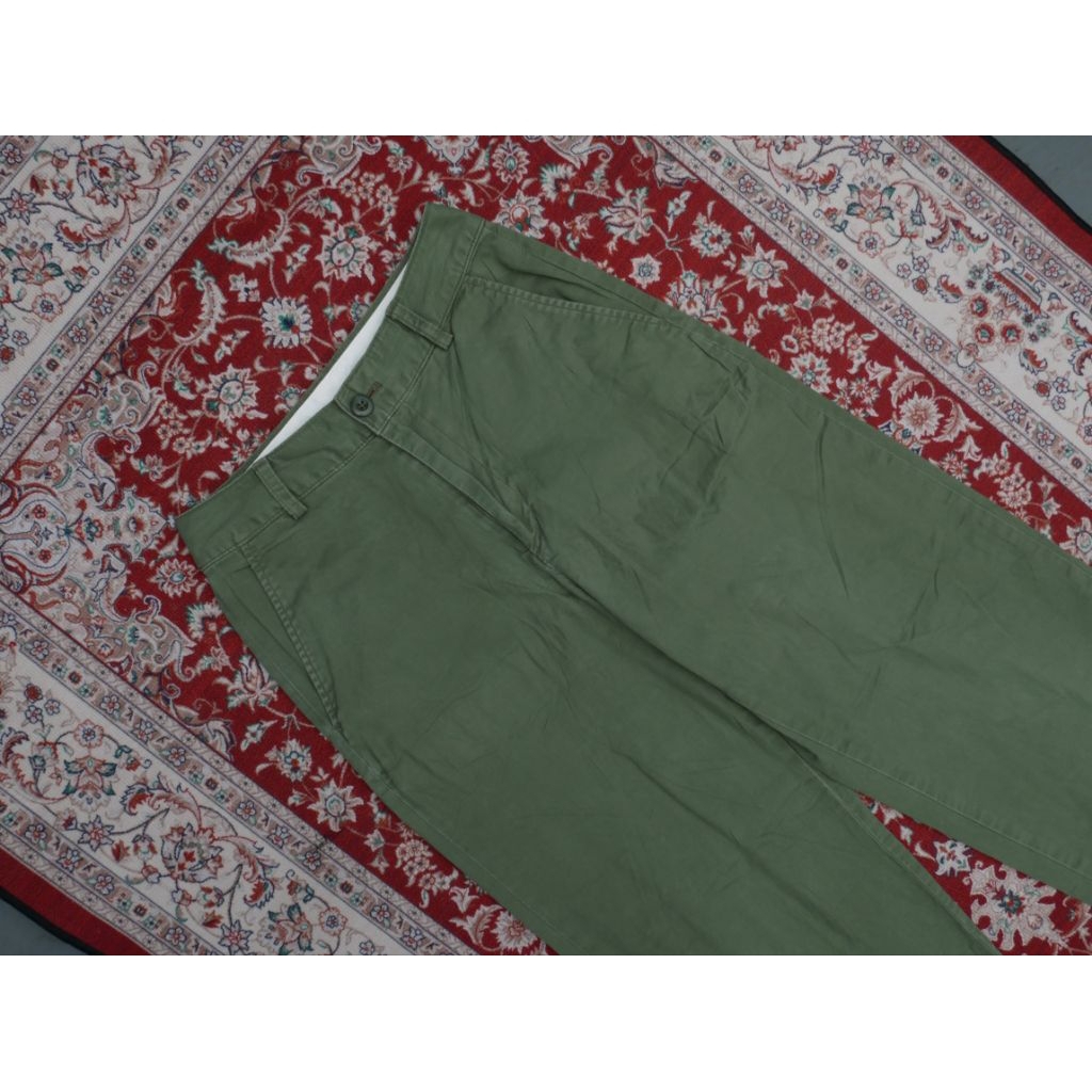 Longpants/ Chino pants Uniqlo Green army