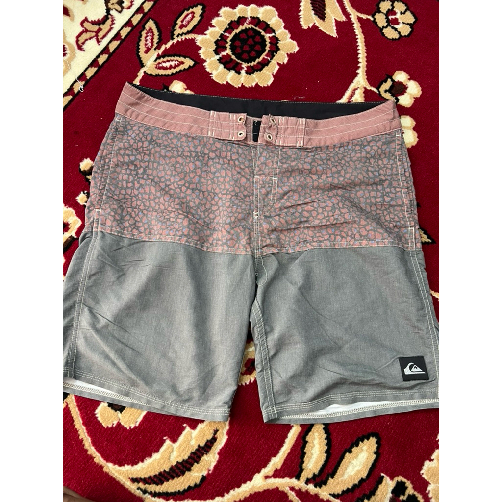 CELANA PENDEK QUIKSILVER ORIGINAL SECOND